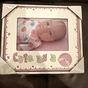 NWT baby picture frame‎ Malden International Designs 4 x 6 Cute as a Button Pink